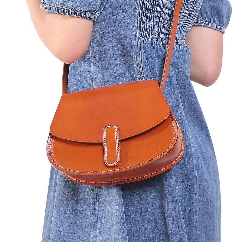 Tan Leather Flap Half-circle Saddle Bags Crossbody Bag | PRUSES