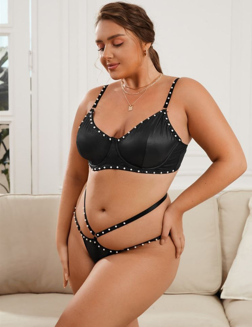Women Plus Size Black Faux Leather Pearl Bra Set