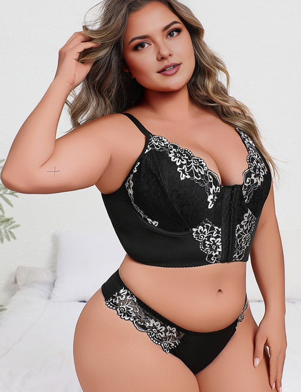 Women Plus Size Black Lace Embroidered Longline Bra Set