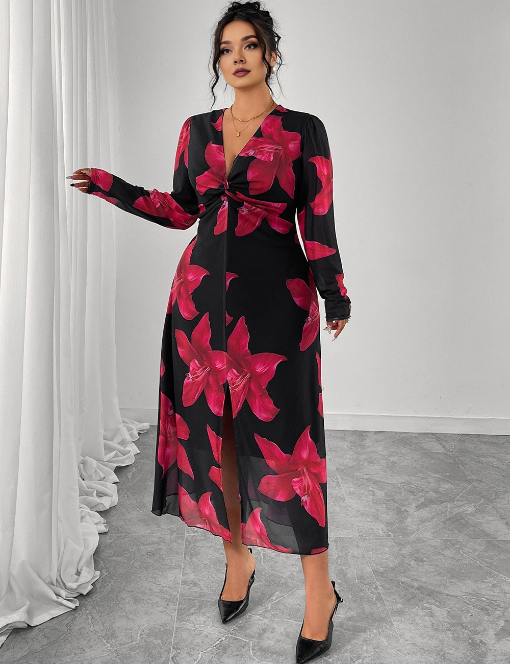 Women Plus Size Floral Print Twist Front V-Neck  Maxi Dress