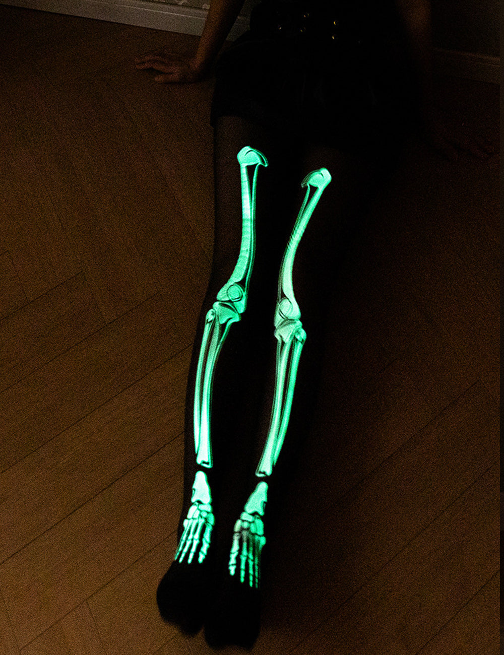 Women Weird Skeleton Halloween Theme Novel Fashion Luminous Horror Socks-7