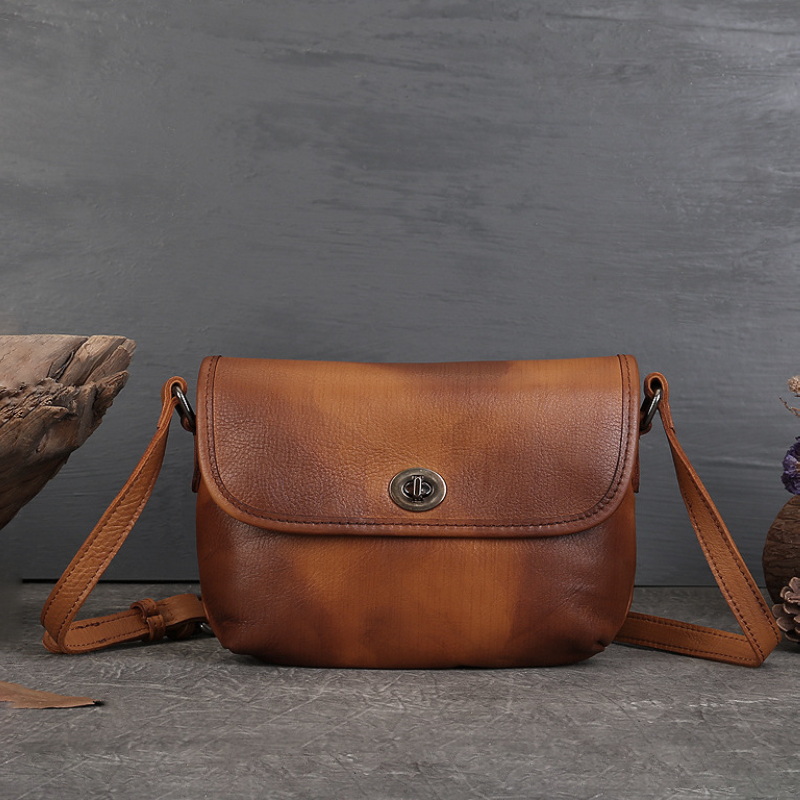 Women's Leather Vintage Flap Shoulder Message Bag Tan