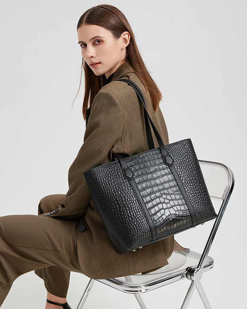 Women's black Leather Croc-Embossed Bag