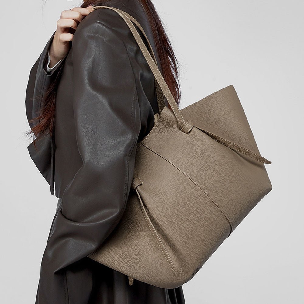 Large Capacity Genuine Leather Bat Carrying Wing Tote Bag | PRUSES - PRUSES