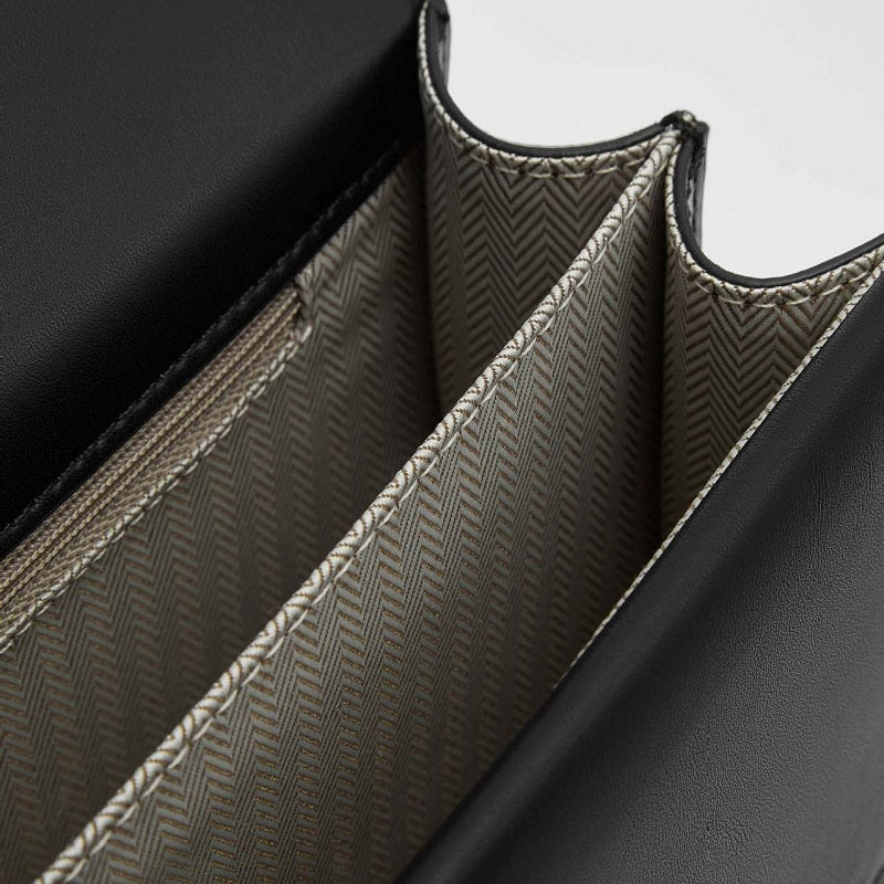 black_and_white_embroidery_heart_printed_flap_square_chain_shoulder_bags_8