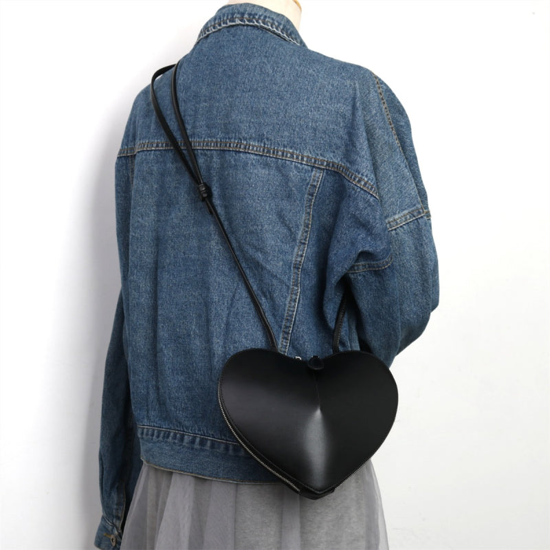black_leather_heart_zipper_crossbody_mini_bags_23