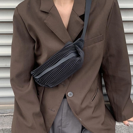 Black Wrinkle Fanny Pack Waist Bag with Zipper | PRUSES