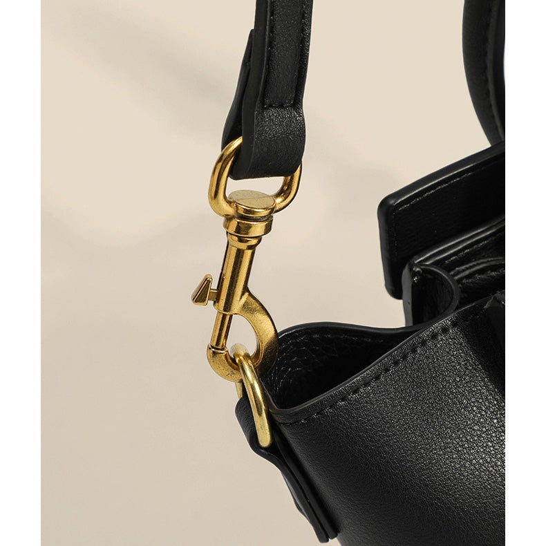 Black and White Smiling Face Leather Python Printed Tote Handbags | PRUSES