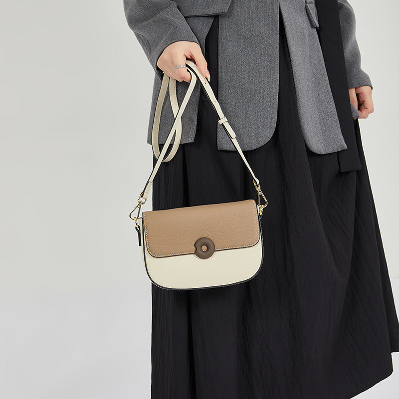 white_leather_flap_saddle_bag_buckle_message_shoulder_bag_4