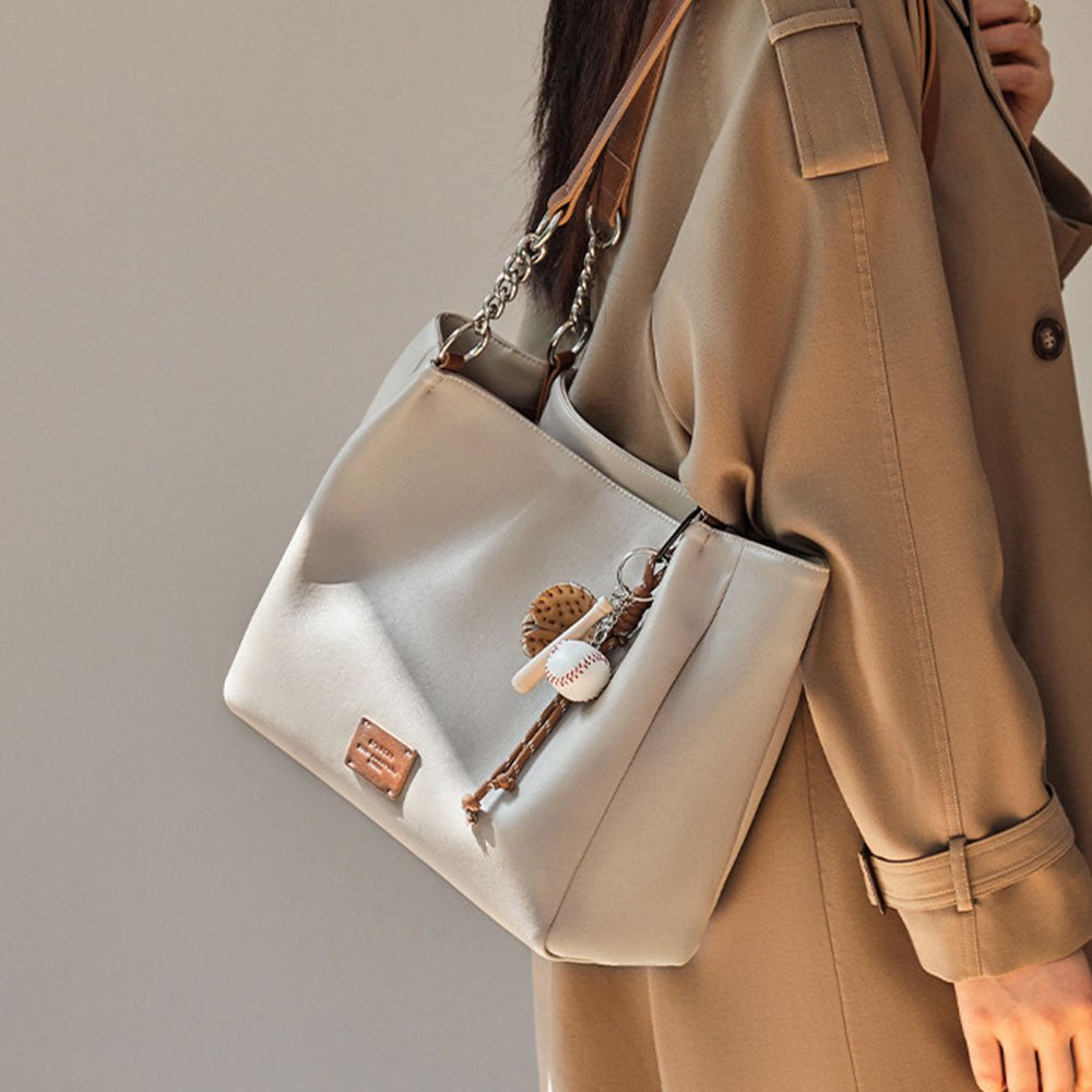 Women Luxury Large Chain Shoulder Tote Bag | PRUSES - PRUSES