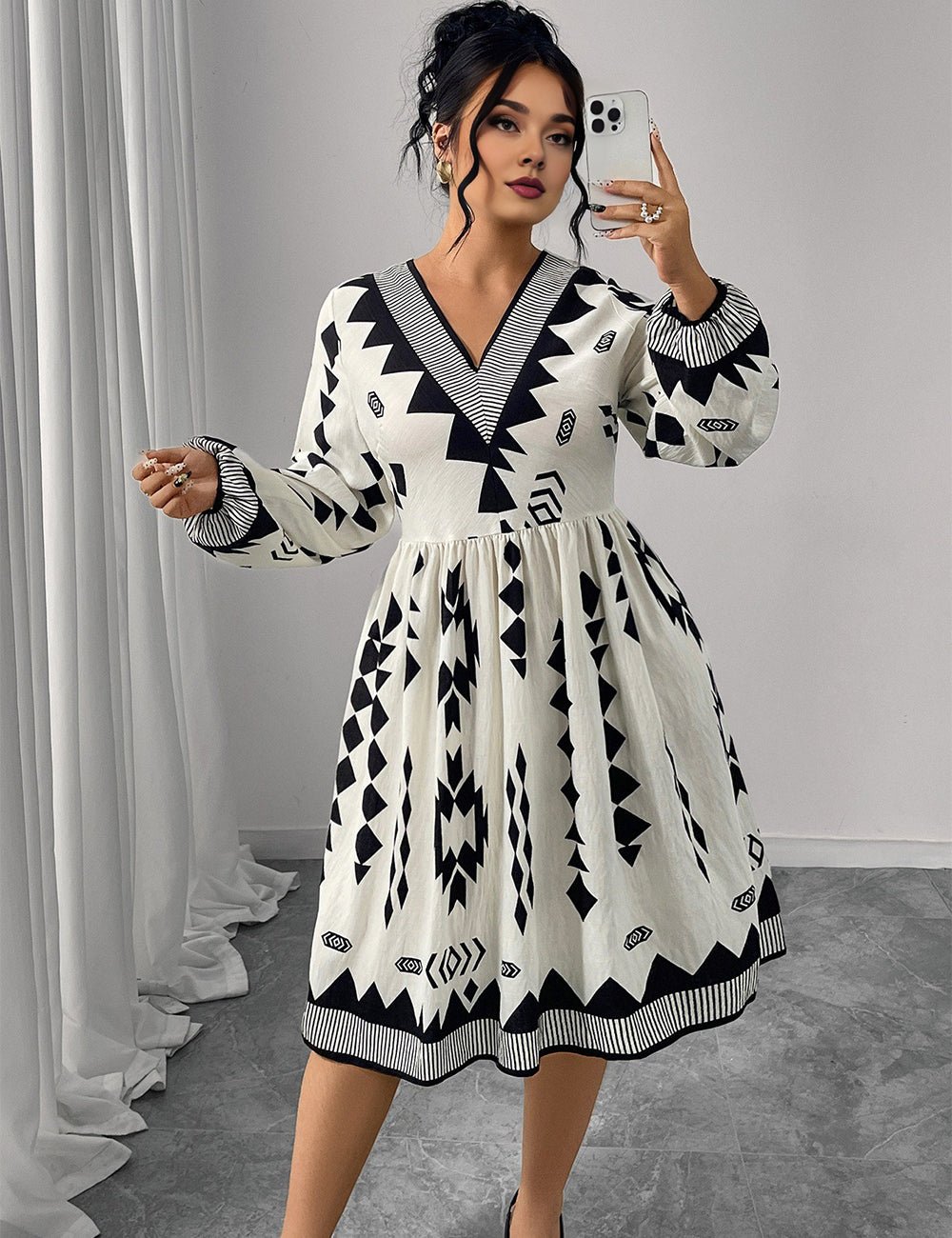 Women Plus Size V - Neck Puff Sleeve Printed Midi Dress - PRUSES