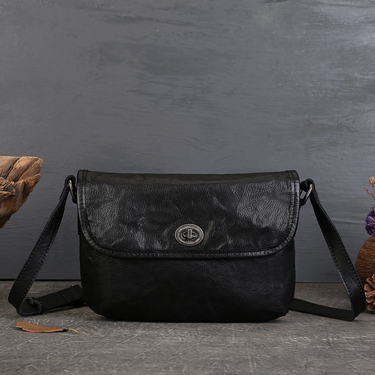 women_s_black_leather_vintage_flap_shoulder_message_bag