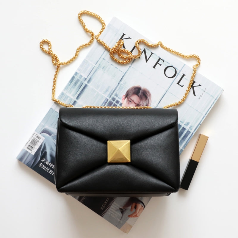 Black_Leather_Quilted_Bag_Fashion_Rivet_Crossbody_Chain_Bag_PRUSES-1