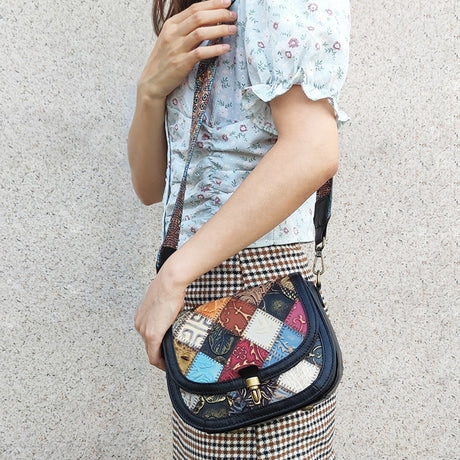 Multicolor_Embossing_Leather_Flap_Shoulder_Wide_Strap_Saddle_Bags_PRUSES-6