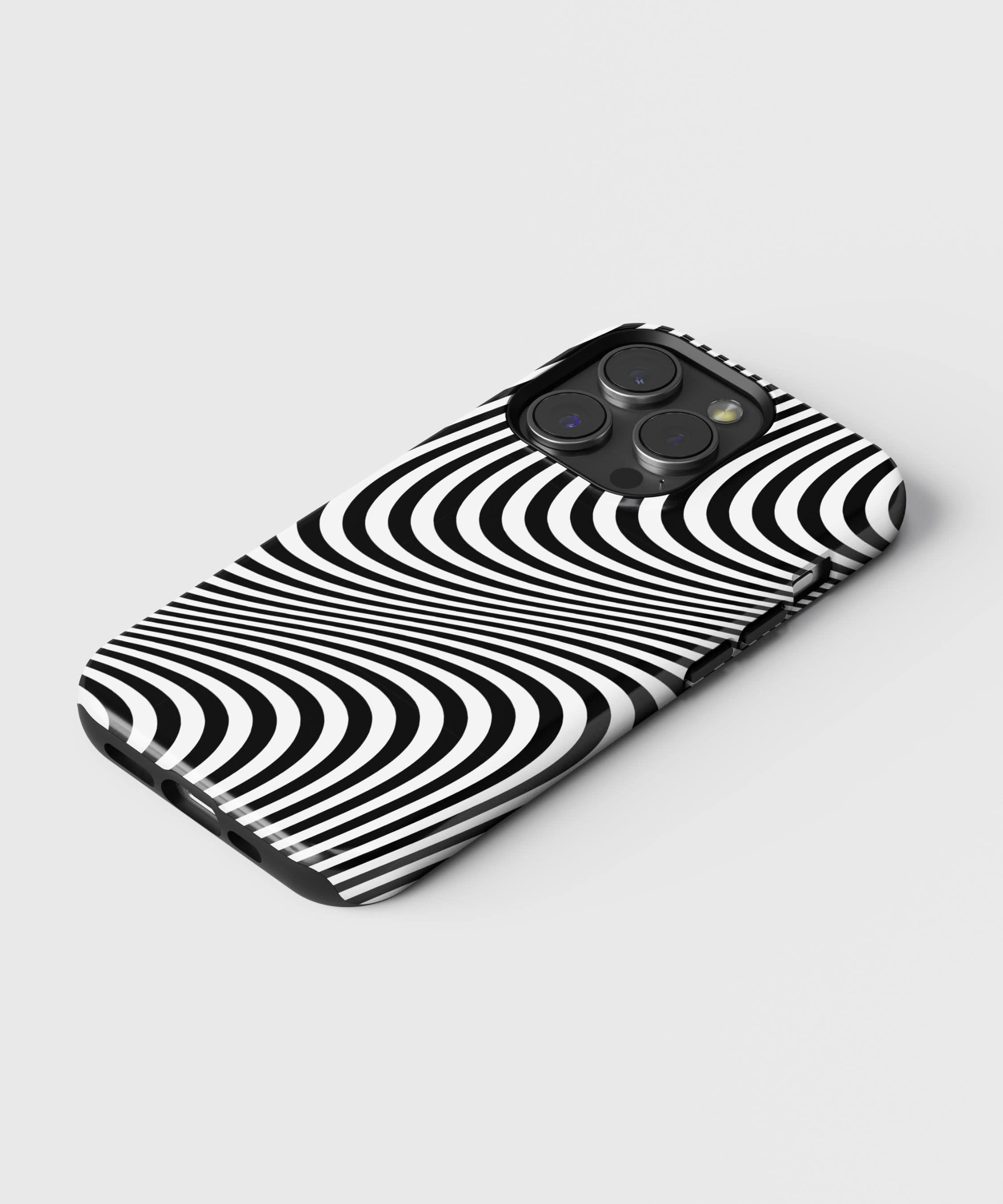Phone Case Illusion | PRUSES 1