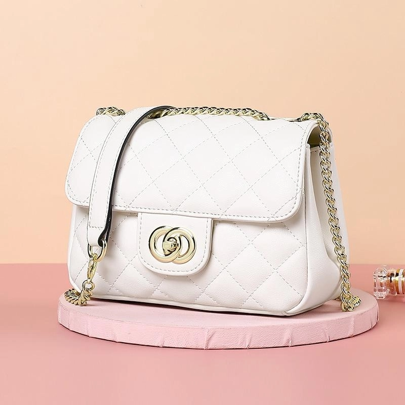 White Flap Quilted Purse Bag Leather Shoulder Bags with Chain Strap