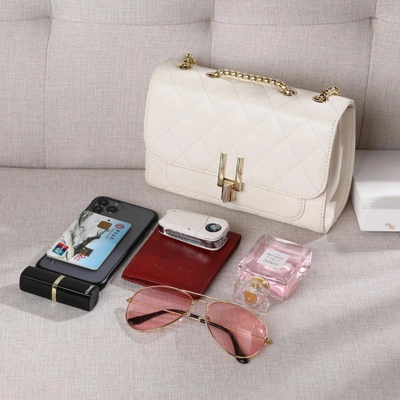 White Flap Quilted Work Bag Leather Shoulder Bags with Chain Strap-3