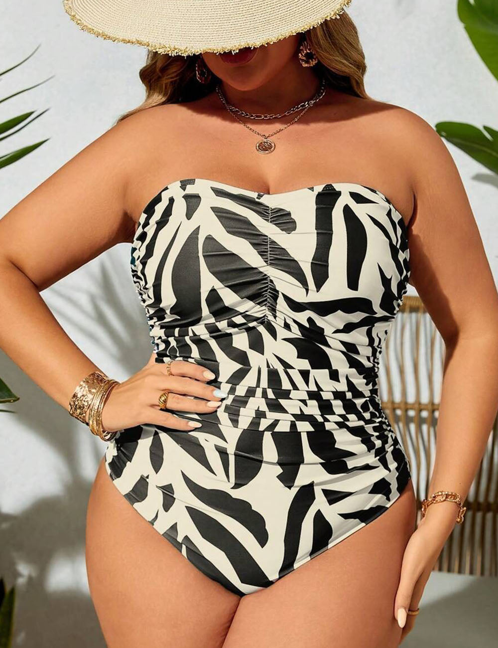Women_Plus_Size_Allover_Print_Ruched_Bandeau_Swimsuit_4