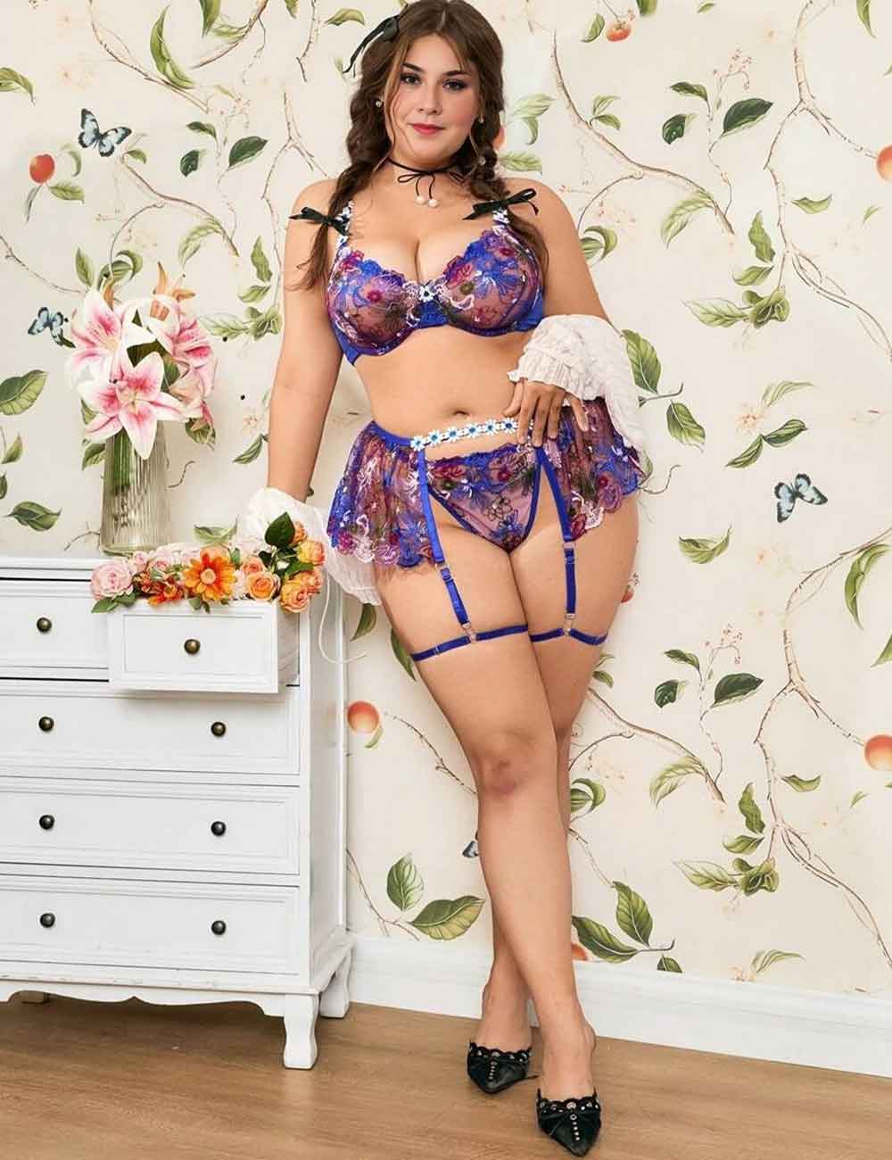 Women Plus Size Floral Embroidery Bra Set