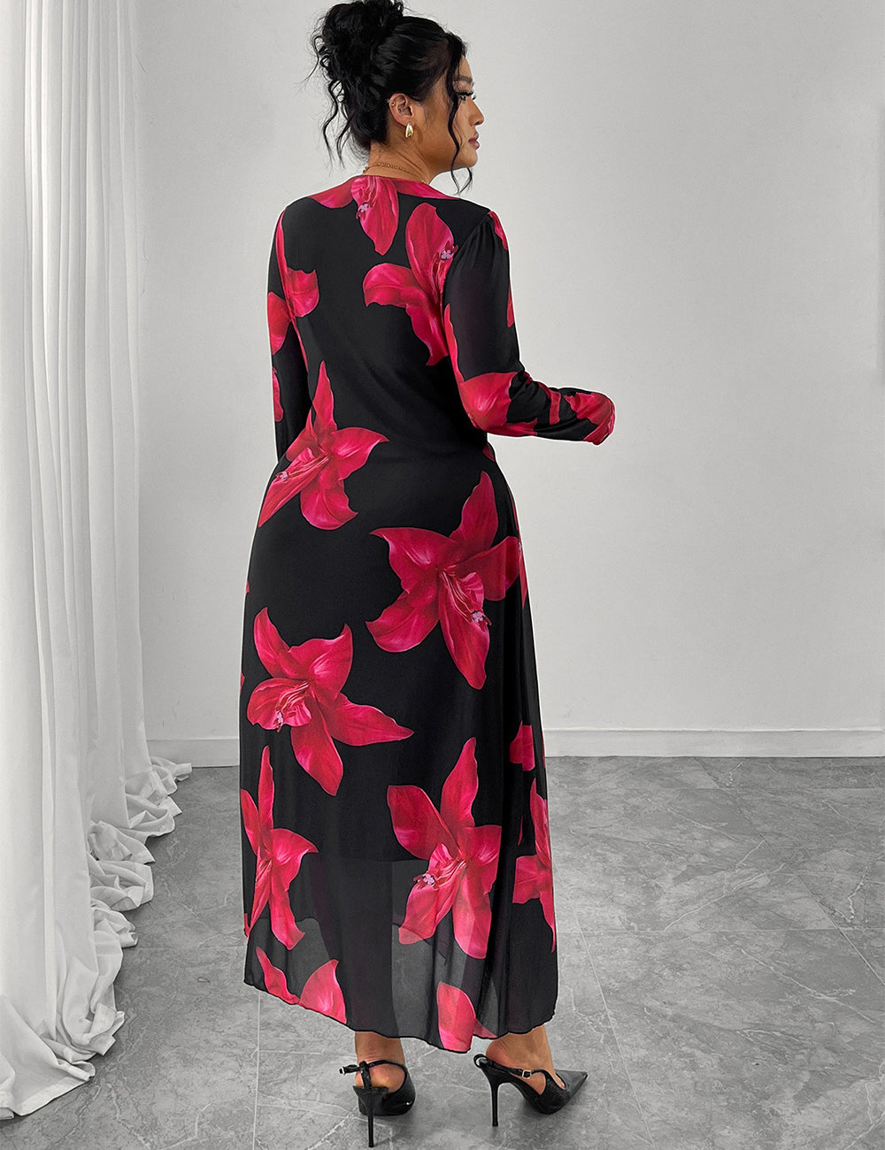 Women Plus Size Floral Print Twist Front V-Neck  Maxi Dress