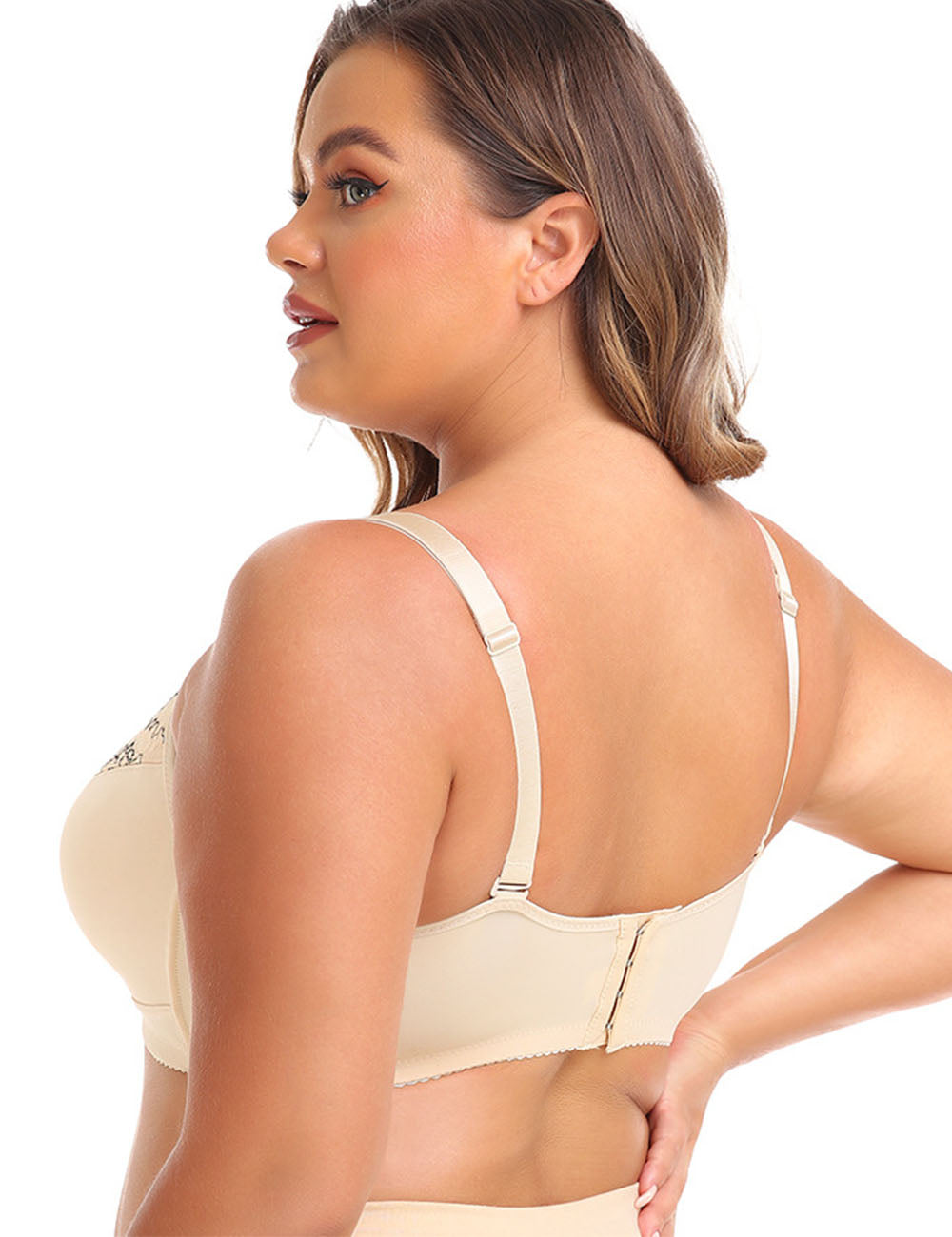 Women Plus Size Lace Desire Wireless Bra | PRUSES-1