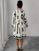 Women Plus Size V-Neck Puff Sleeve Printed Midi Dress