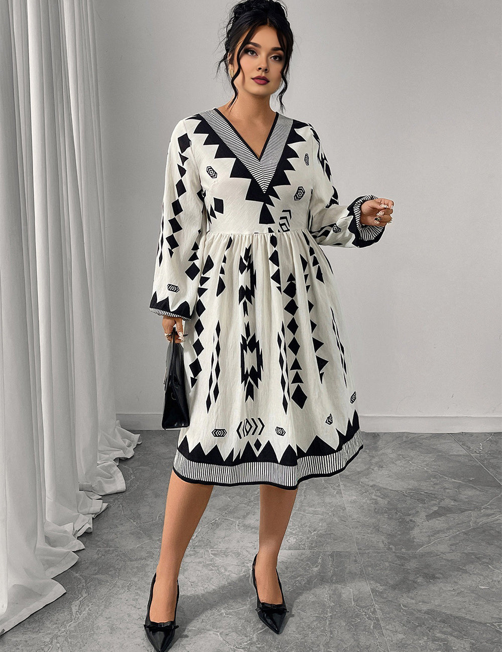 Women Plus Size V-Neck Puff Sleeve Printed Midi Dress