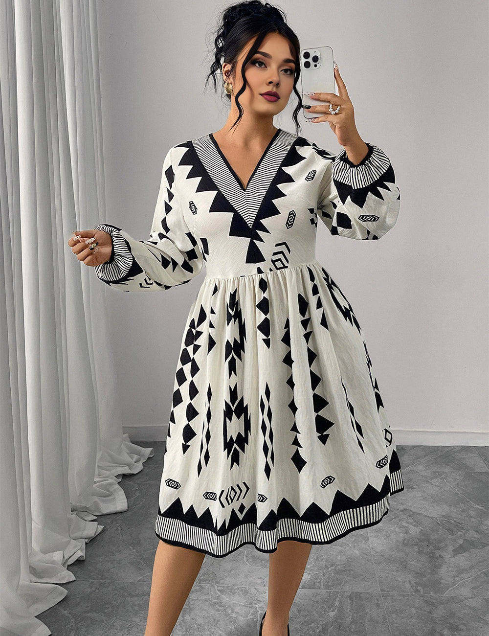 Women Plus Size V-Neck Puff Sleeve Printed Midi Dress