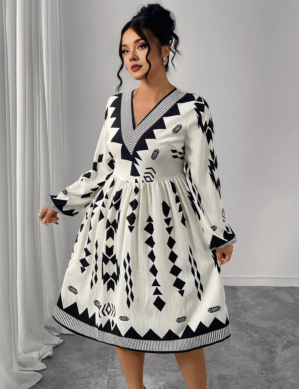 Women Plus Size V-Neck Puff Sleeve Printed Midi Dress