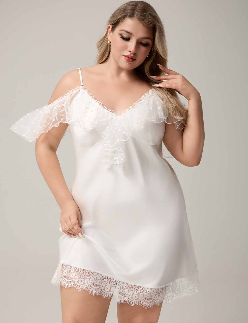 Women Plus Size White Lace Trim Nightgown