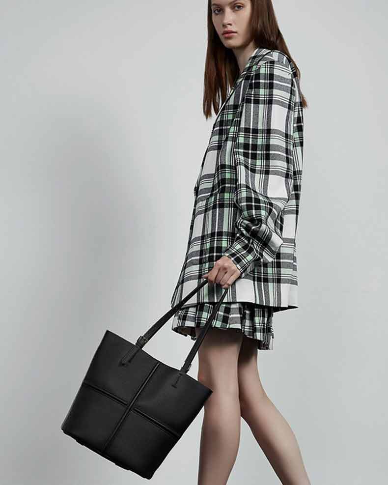 Women's black Genuine Leather Commuter Bag 