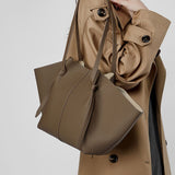 Large Capacity Genuine Leather Bat Carrying Wing Tote Bag | PRUSES - PRUSES