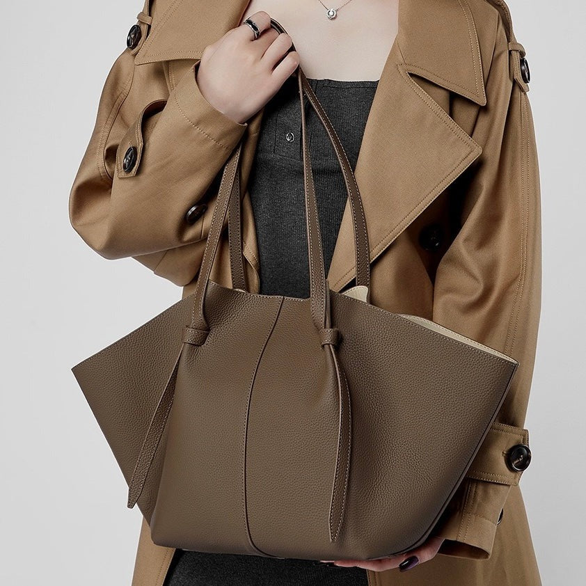 Women's Genuine Leather Large Capacity Bat Tote Bag | PRUSES