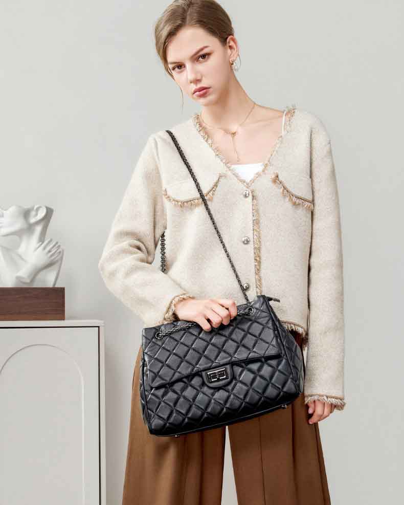 Women's black Leather Quilted Flap Chain crossbody Bag 