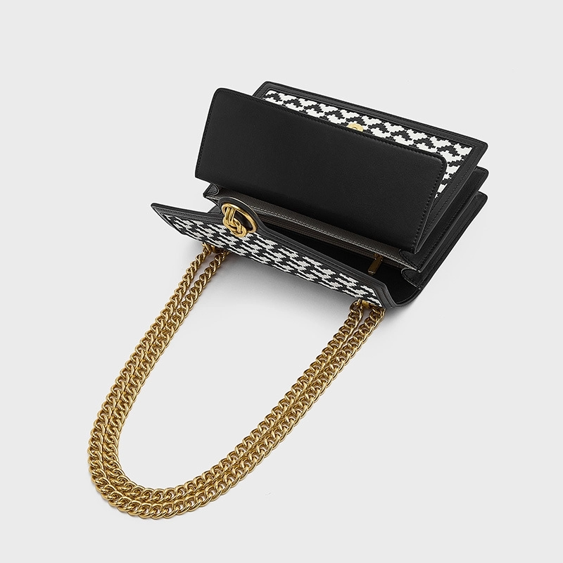 black_and_white_embroidery_heart_printed_flap_square_chain_shoulder_bags_5