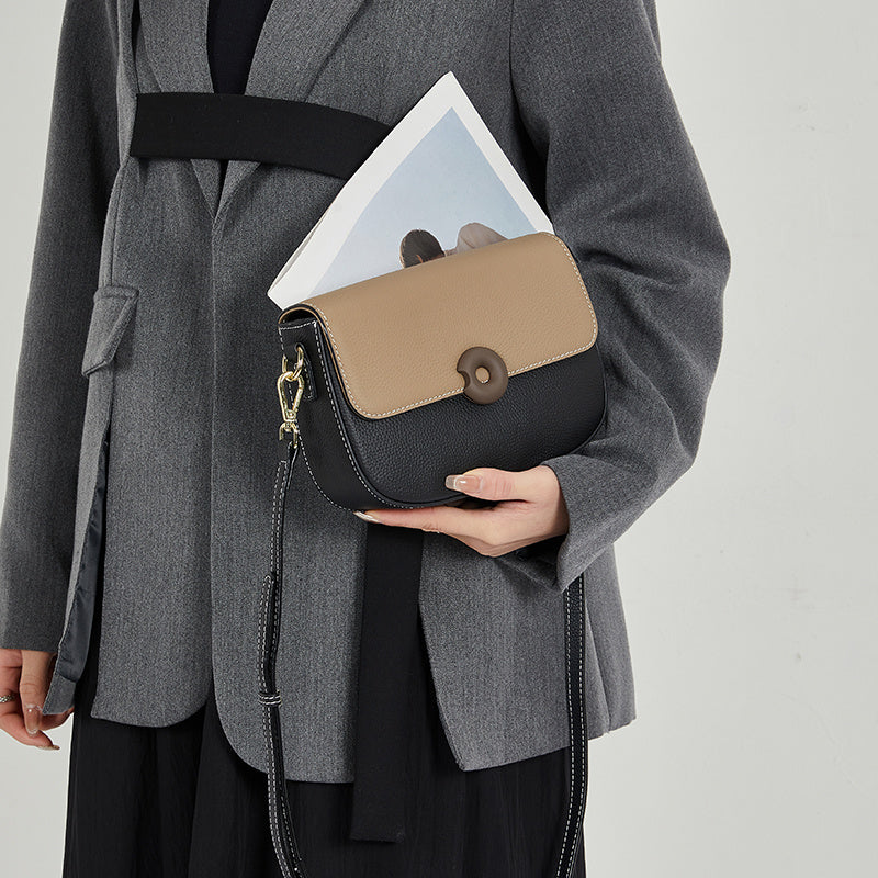 black_leather_flap_saddle_bag_buckle_message_shoulder_bag_3