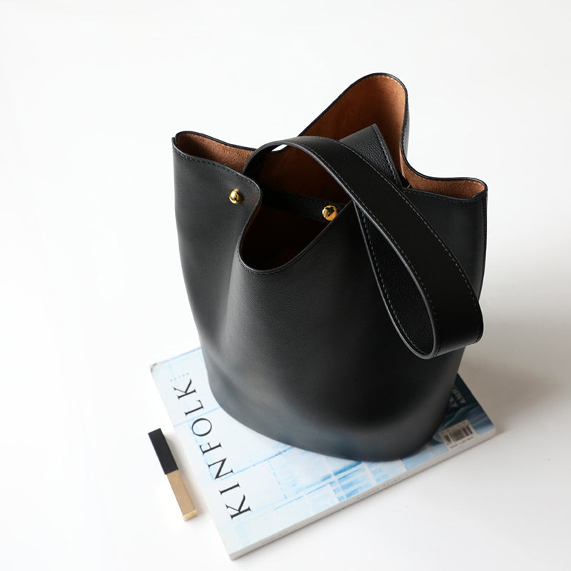 black_leather_minimalist_bucket_bags_large_tote_bag_2