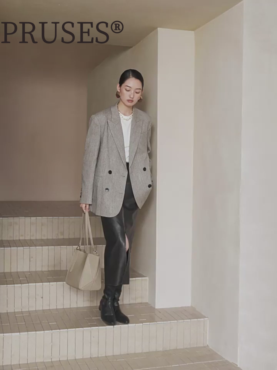 Women's gray Genuine Leather Geometric Tote Bag detail PRUSES vedio 