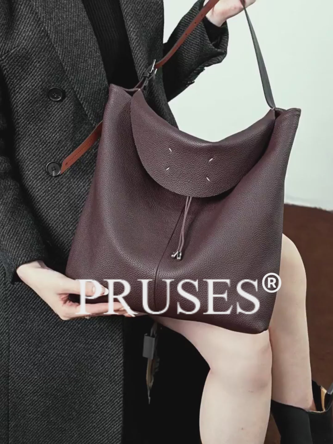 Women's Genuine Leather Slouchy Hobo Shoulder Bag detail PRUSES vedio