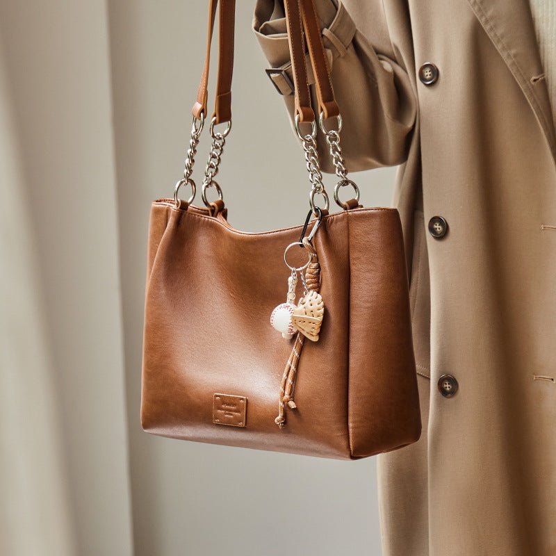 Women Luxury Large Chain Shoulder Tote Bag | PRUSES - PRUSES