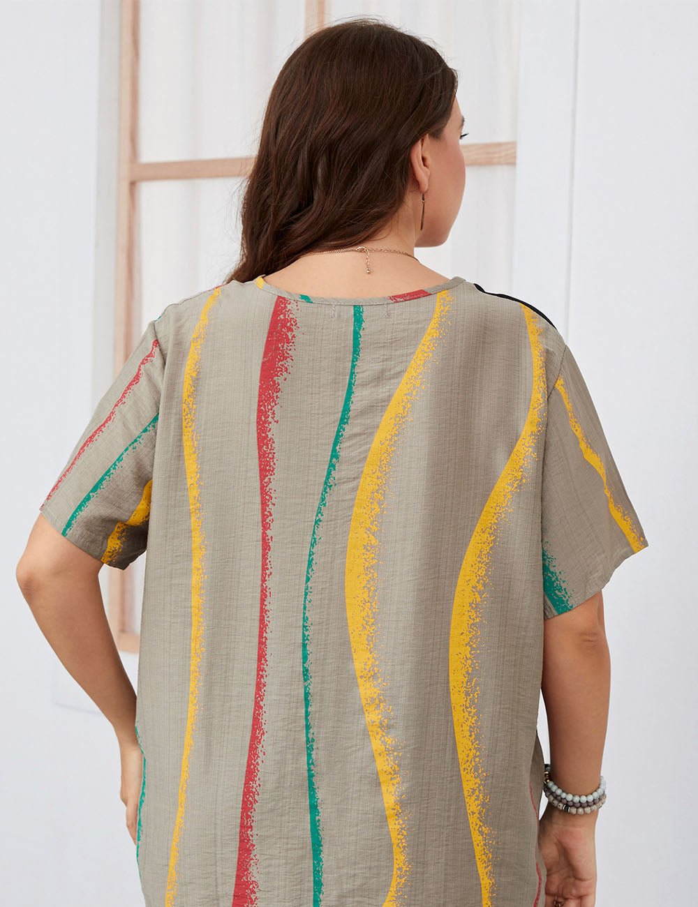 Women Plus Size Loose Irregular Lines Graphic Tee | PRUSES - PRUSES