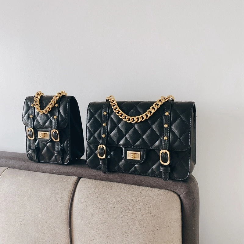 women_s_black_leather_quttied_bag_large_size_with_chain_4